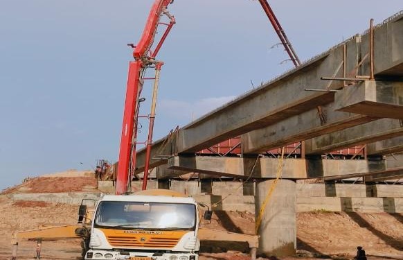 Bridge cross girder and diaphragm casting